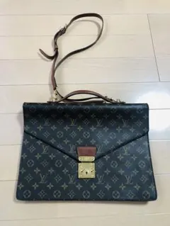 LOUIS VUITTON ビジネスバッグのサムネイル