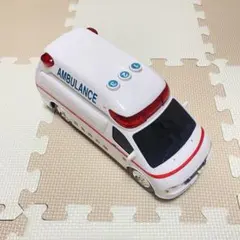 救急車ミニカー 知育玩具 Little Learning Ambulance - メルカリ