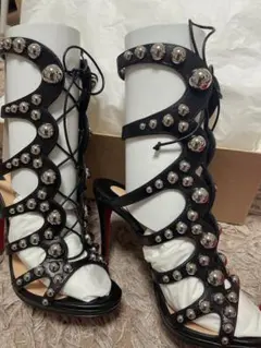 新品　クリスチャンルブタン　サンダル