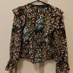 ZARA BASIC 花柄 フリル ブラウス 長袖のサムネイル