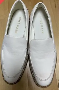 新品未使用】COLE HAAN クリームベージュローファー - メルカリ