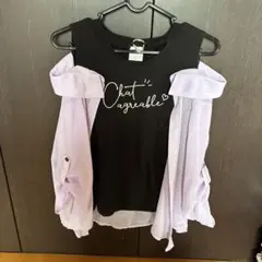 黒Tシャツにパープルシフォン肩出しのカットソー
