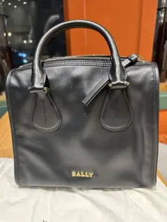 美品BALLY 革製レディースハンドバッグ25×23×10cmブラック