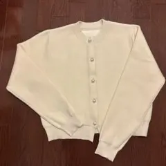 アンドミー　パールボタン長袖ニットカーディガン