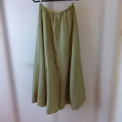オリーブグリーン フレアスカート