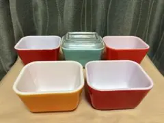 パイレックス　レフリジレーター　3色　蓋付き　4点セット パイレックス レフリジレーター 3色 蓋付き 4点セット