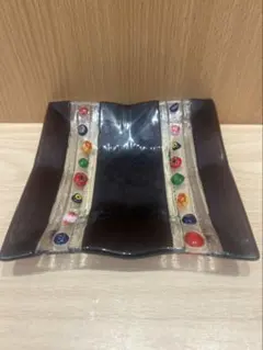 カラフルビーズ装飾の黒色ガラス皿