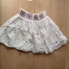 刺繍入りスカート