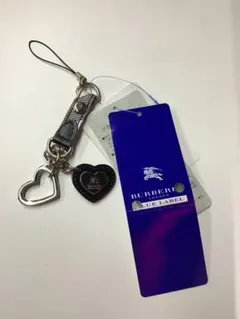 テ*ン様 BURBERRY バーバリー　ストラップ　ノバチェック　ハートチャームのサムネイル