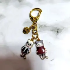 ※✦猫キャラクターのチャーム ゴールド金具付き　ハンドメイド新品