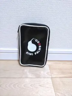 KIWI&CO.（キウイアンドコー）ミニポーチ黄色のサムネイル