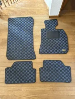 新品未使用 Q3 &Q3スポーツバック(F3)ブラック フロアマット 4枚セット 