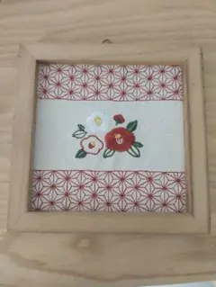 salut！刺繍花柄 木製フレーム ファブリックパネル