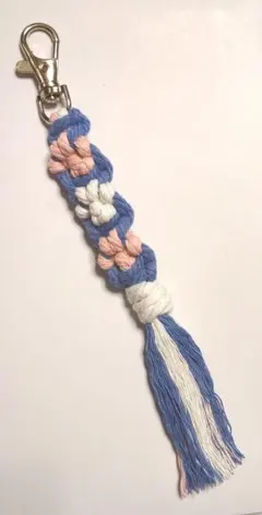 マクラメ　肉球　ストラップ　ハンドメイド