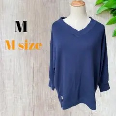 【M】エム（M）長袖シャツ　シャツ　レディース　Vネックシャツ　ネイビー