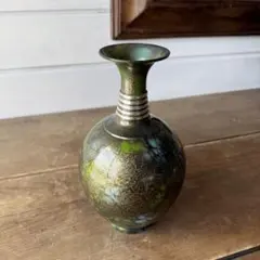 緑色の花瓶　フラワーベース