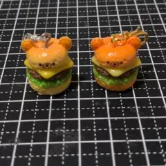くまのチーズバーガーチャーム