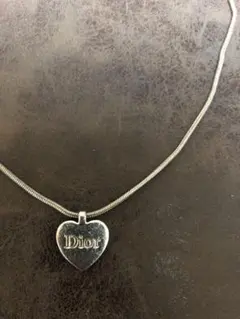 Dior ハート型シルバーネックレス
