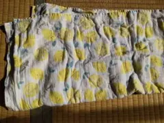 おくるみに使った２枚ガーゼっぽい布　約100㎝ｘ100㎝