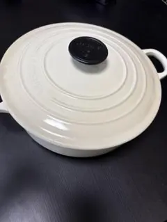 ル・クルーゼ 両手鍋 18cm ホワイト 最終値下げ - メルカリ