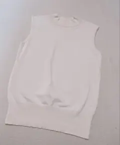 상태좋음 ♡GU ノースリーブ ニット ホワイトS