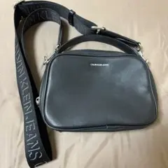 はーちゃん様専用Calvin Klein Jeans ショルダーバッグ ブラックのサムネイル
