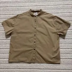 MERLOT IKYU ノーカラー　半袖スナップ　ボタンシャツ　ベージュ
