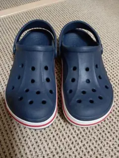 Crocs ネイビー サンダル キッズサイズJ2