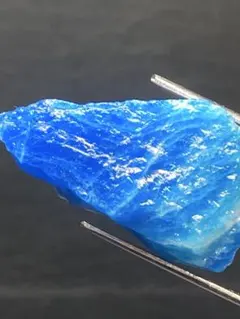 ハユーン　クリスタル　アウイン　アウイナイト　34ct コバルトブルー