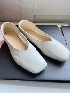 あしながおじさん フラットパンプス ホワイト 23.0cmのサムネイル