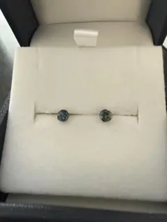 ロンドンブルートパーズのピアス