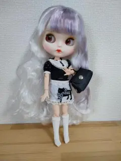 猫刺繍付きドレスのドール　お洋服