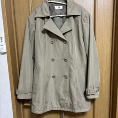ベージュ ダブルブレスト トレンチコート　大きめ