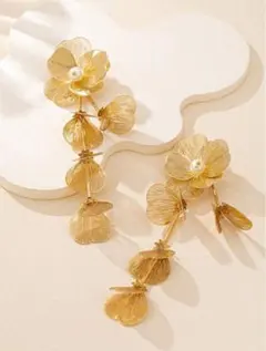 ブライダルアクセサリー フラワーゴールドピアス