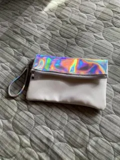 ホワイト虹色フラップポーチ