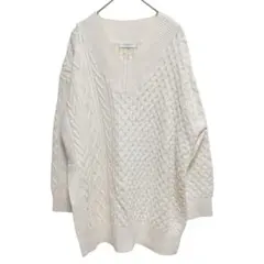 ケーブルニット vネック