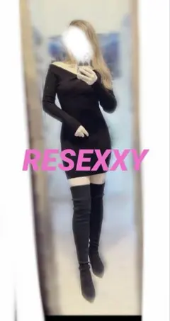 RESEXXYフロントクロス長袖ニットワンピース美品【明日出品休止】
