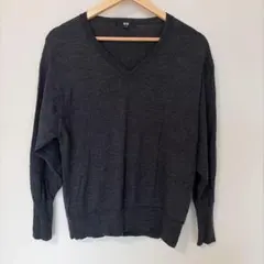 UNIQLO Vネックニット 長袖 ダークグレー L 薄手セーター 着回し万能