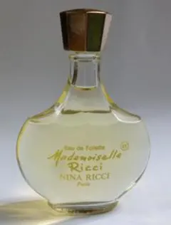NINA RICCI Mademoiselle Ricci 香水 本体のサムネイル