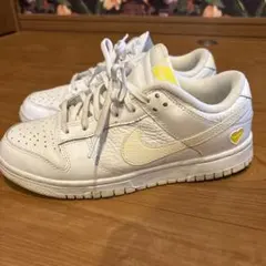 Nike ホワイト/イエロー スニーカー