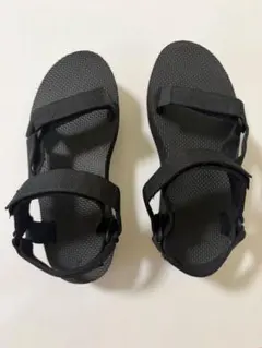 Teva 厚底スポーツサンダル 블랙