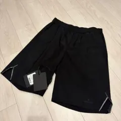 【美品】MONCLER ショートパンツ ブラックのサムネイル