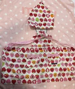 中古　いちご柄エプロンと帽子セットのサムネイル