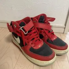 NIKEスニーカー　レッド/ブラック ハイカットスニーカー