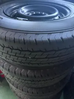 2026年製 ハイエース 200系 純正タイヤ 195/80R15 4本 - メルカリ