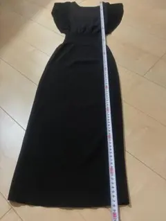 ZARA ブラックＩラインワンピース　ミドル丈