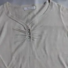 grove☆クリーム色 Vネック ニット 長袖☆М　ラインストーン付き