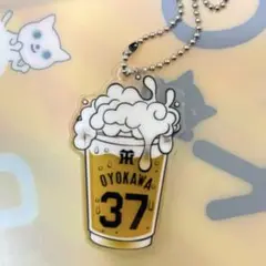 ビール型アクリルキーホルダー　及川雅貴