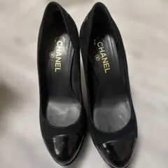 CHANEL スエード パンプス ブラック大きいサイズ39のサムネイル