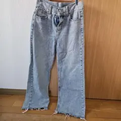 ブーツカットデニム・フリンジ裾・ライトブルー